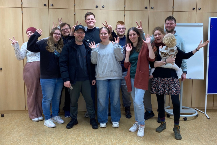 Das Team von einer JRK-Veranstaltung auf einem Gruppenfoto.